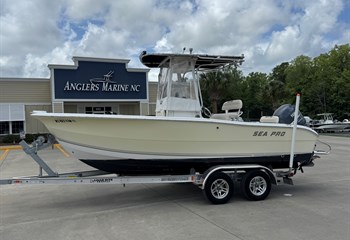 2004 Sea Pro 206 CC Boat